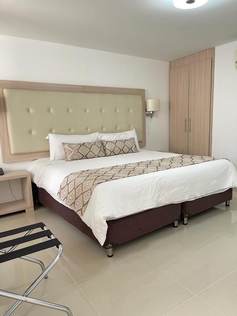 Hotel Juan Maria Tuluá Eksteriør bilde